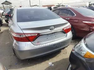 Toyota Camry 2016 Silver