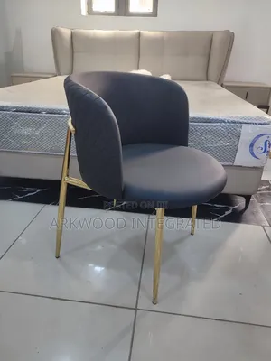 Coffee / Discussion Chair