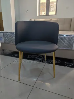 Coffee / Discussion Chair