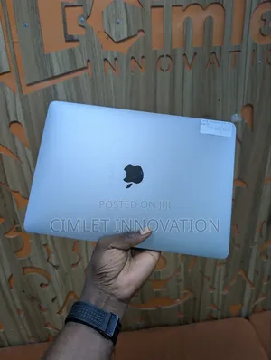 Laptop Apple MacBook Pro 2020 M1 8GB Apple M1 SSD 256GB