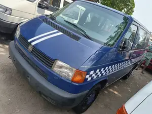 Volkswagen Transporter 2000 Blue