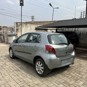 Toyota Yaris 2009 Gray