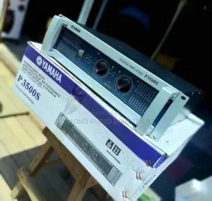 Yamaha P3500S Powered Amplifier