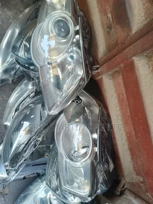 Set of Headlamp Volkswagen Passat