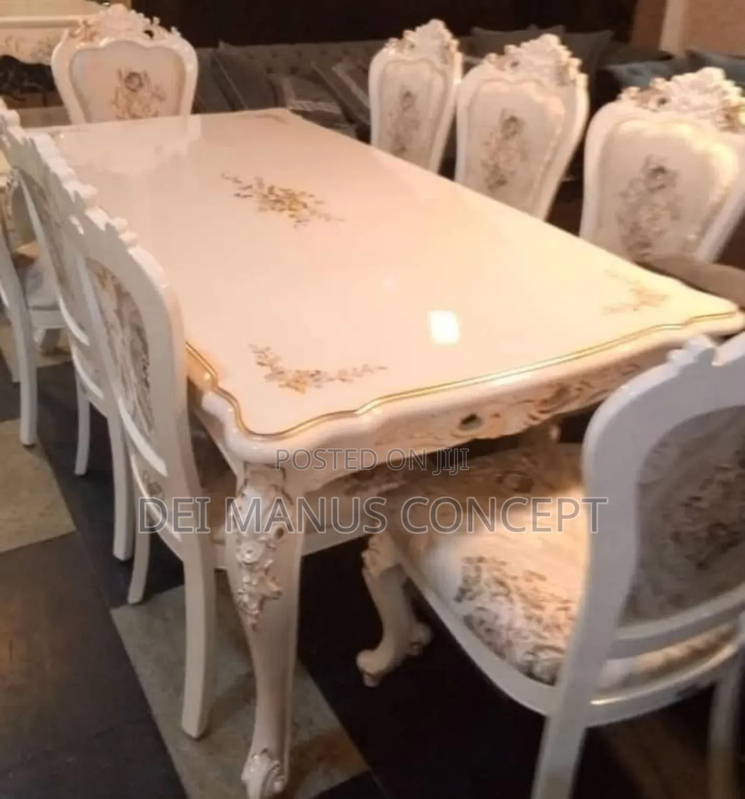 8 Seaters Royal Dining Table Set