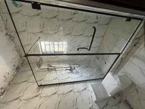 Frameless Glass Shower