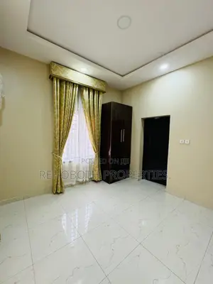 8bdrm Duplex in Lere Adigun Gra, Ibadan for rent