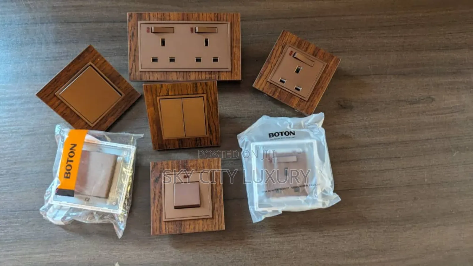 Boton Switch Coffee Brown