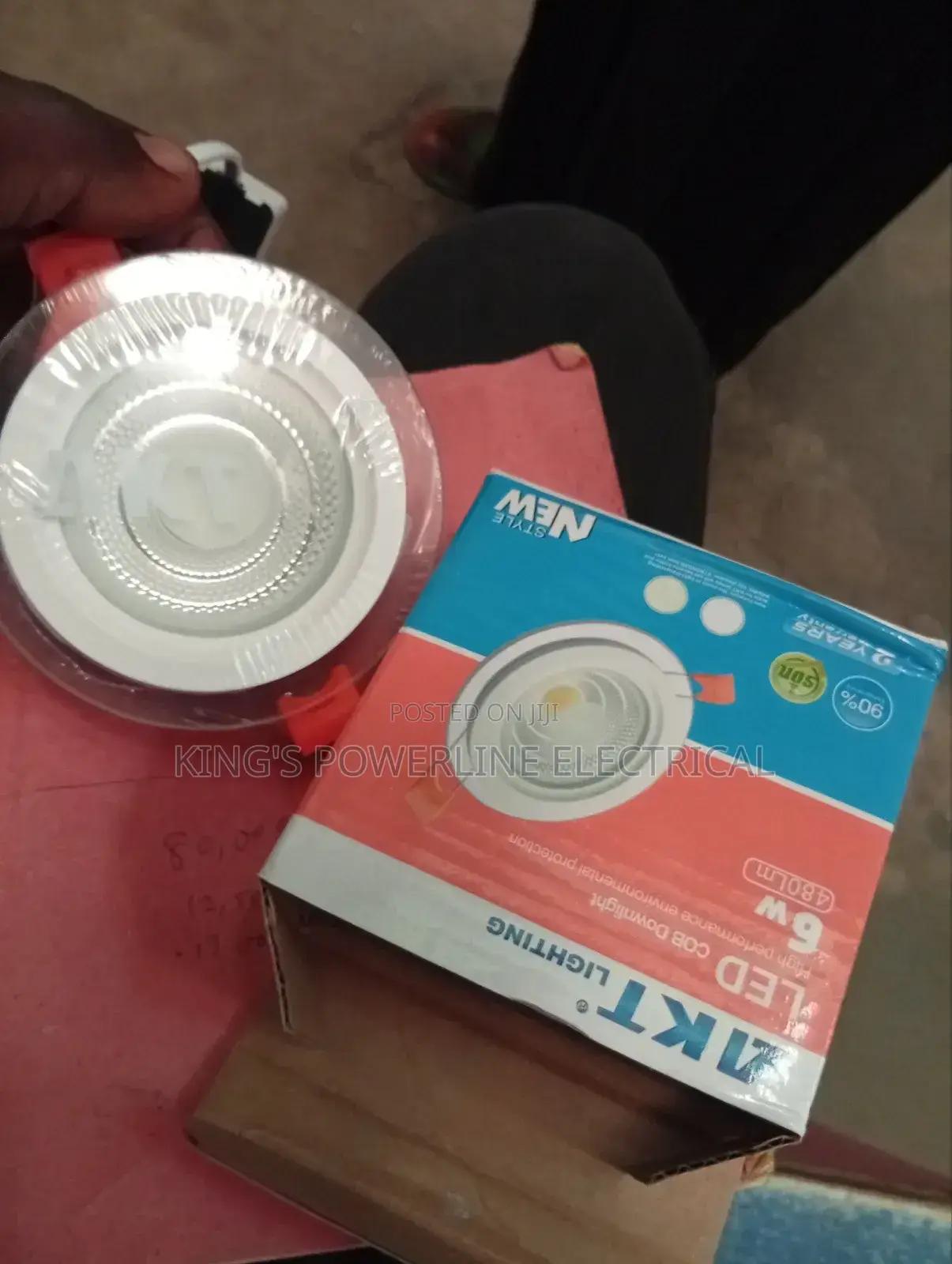 6watts Spotlight AKT