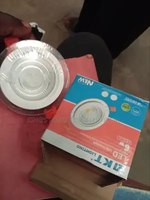6watts Spotlight AKT