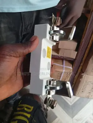 Fuse and Base 200 Amps