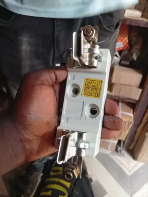 Fuse and Base 200 Amps