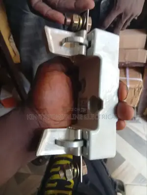 Fuse and Base 200 Amps