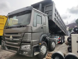12 Tyres Howo Sinotruk 2015