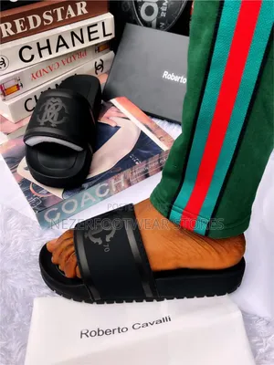 Original Roberto, Amiri and Essential Carton Slide.