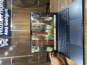 Laptop Apple MacBook Air 2022 M2 8GB Apple M2 SSD 512GB
