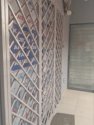 40sqm2 Shop in a Mall Facing Ever Major Road.