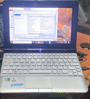 Laptop Toshiba NB300 2GB Intel Atom HDD 320GB