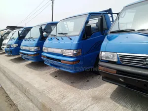 Mitsubishi L300 2005 Blue
