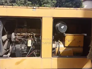 CAT 250kva Soundproof Generator