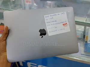 Laptop Apple MacBook 2020 8GB Apple M1 HDD+SSD 512GB