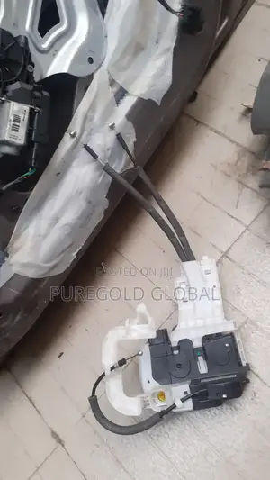 IX35 Door Latch (Catcher) 2011 and 2014