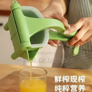 Plastic Manual Juicer
