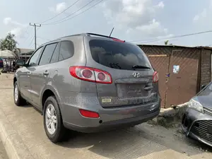 Hyundai Santa Fe 2010 Gray