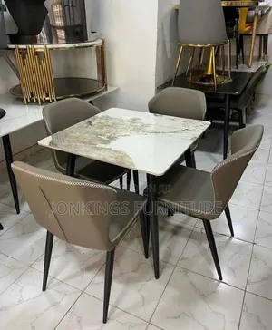 Space Efficient Dining Set