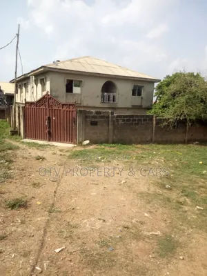 6bdrm Block of Flats in Aregbe Elewe Eran , Ewekoro for sale