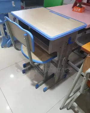 Students Set School Chair