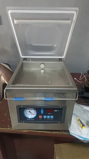 Vacuum Sealing Packaging Machine.