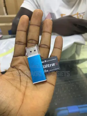 Universal Card Reader