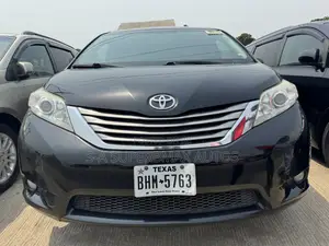 Toyota Sienna 2016 Black