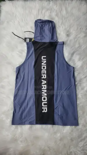 Under Armour Hooded Sports Top