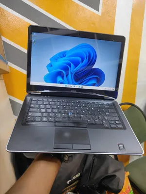 Laptop Dell Latitude 7440 8GB Intel Core I3 SSD 256GB