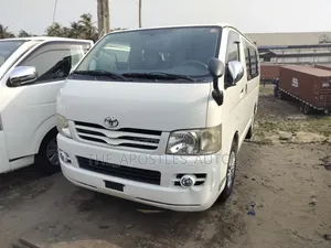 Toyota HiAce 2010 White
