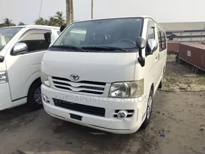 Toyota Grand HiAce 2010 White