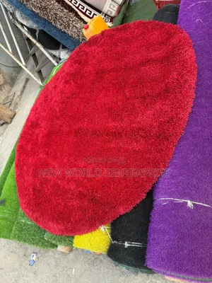 6 by 6 Feets Modern Floffy Wool Shaggy Rug
