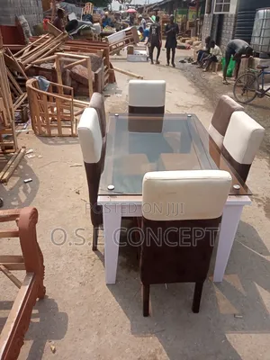 Exquisite 6 Seaters Dinning With Glass Top