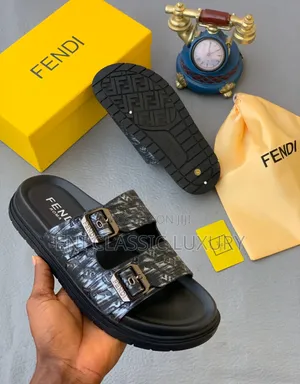 Top Quality Luxury Men's Slippers Fendi Available In Store