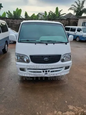 Toyota HiAce 2004 White