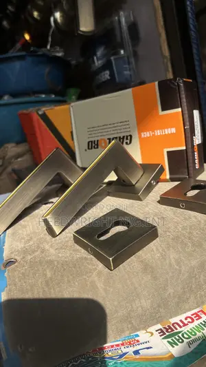 Gadlord Bronze Interior And Exterior Seperate Handle Lockset
