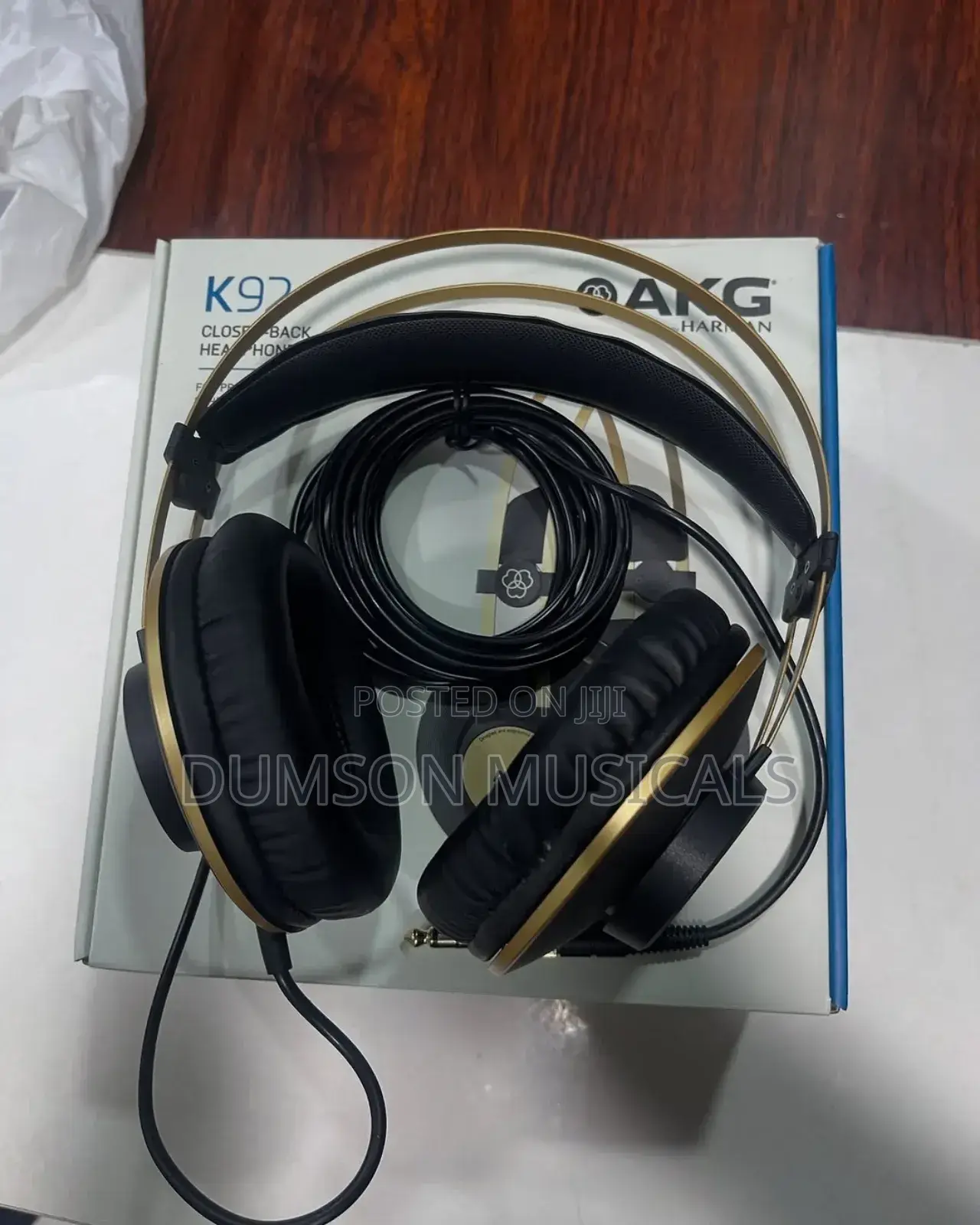AKG Studio Headphone Closed-Back