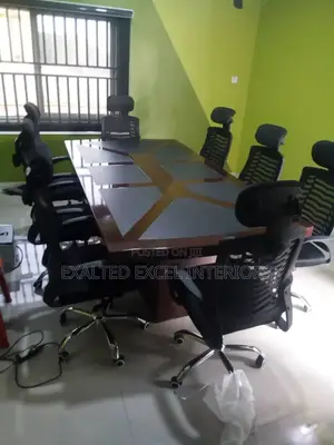 A Unique Quality Imported Padded 10seater Conference Table