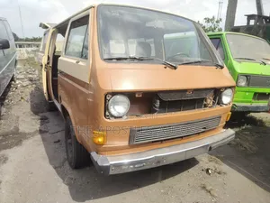 Volkswagen Transporter 2002 Orange