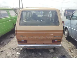 Volkswagen Transporter 2002 Orange