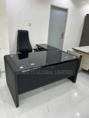 1.6 Meters Foreign Executive Glass Office Table