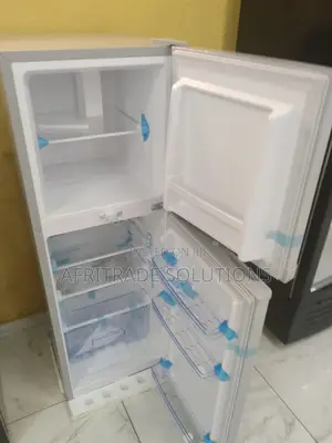Highly Portable 168L Polystar Pv-Dd257l Top Freezer