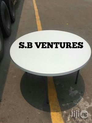 Big White Event Table for 12 Sitters, Round Shape